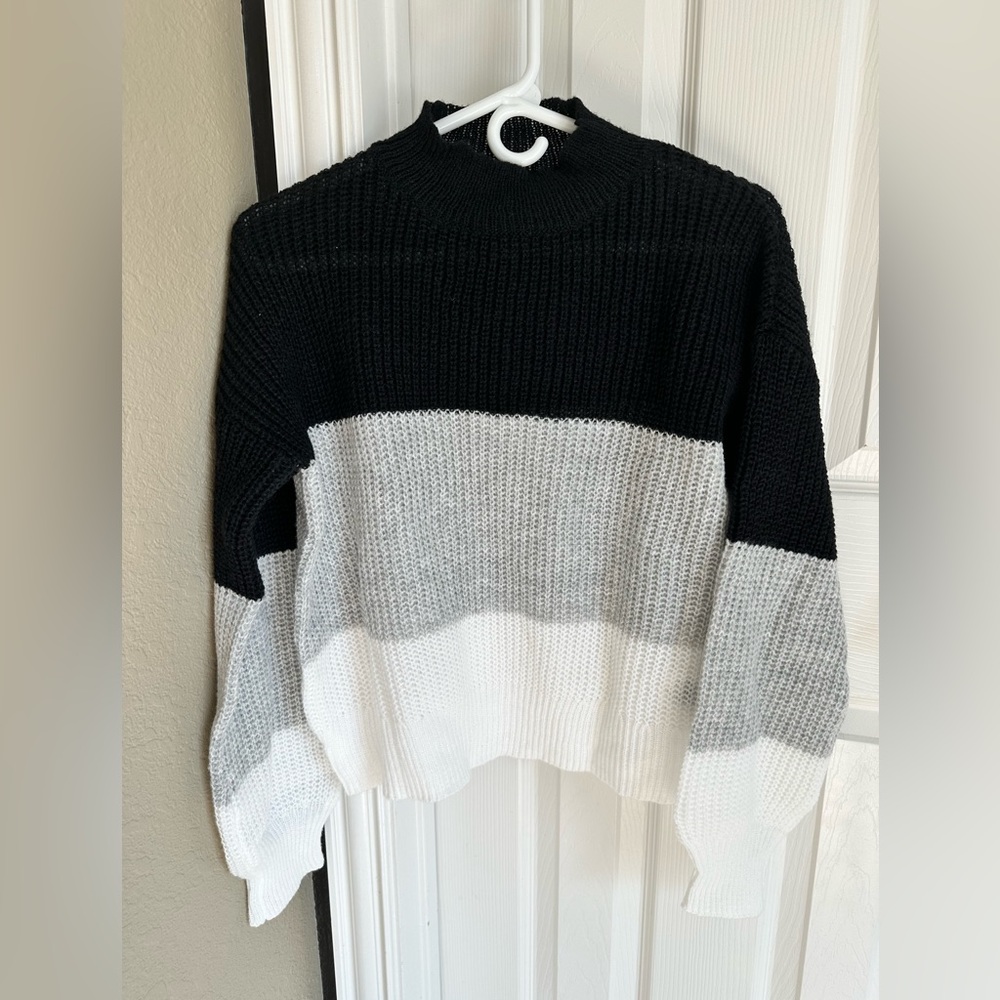 SHEIN small women’s sweater. Mock neck. Black, grey, white.